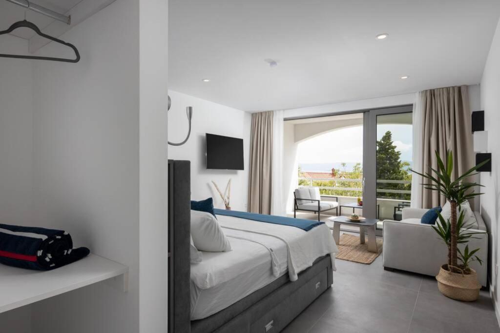 Holiday In Bol **** Blue Bagian luar foto